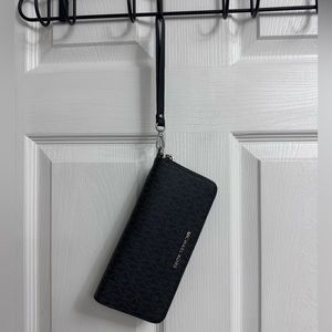 MICHAEL KORS Signature Logo Continental Wallet